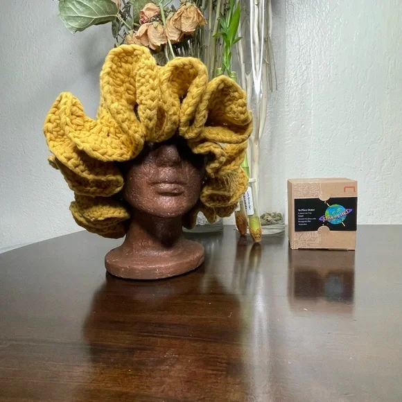 Crochet Ruffled hat - Picture 3 of 3